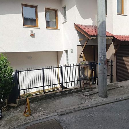 Apartman Yellow House Σαράγεβο Εξωτερικό φωτογραφία