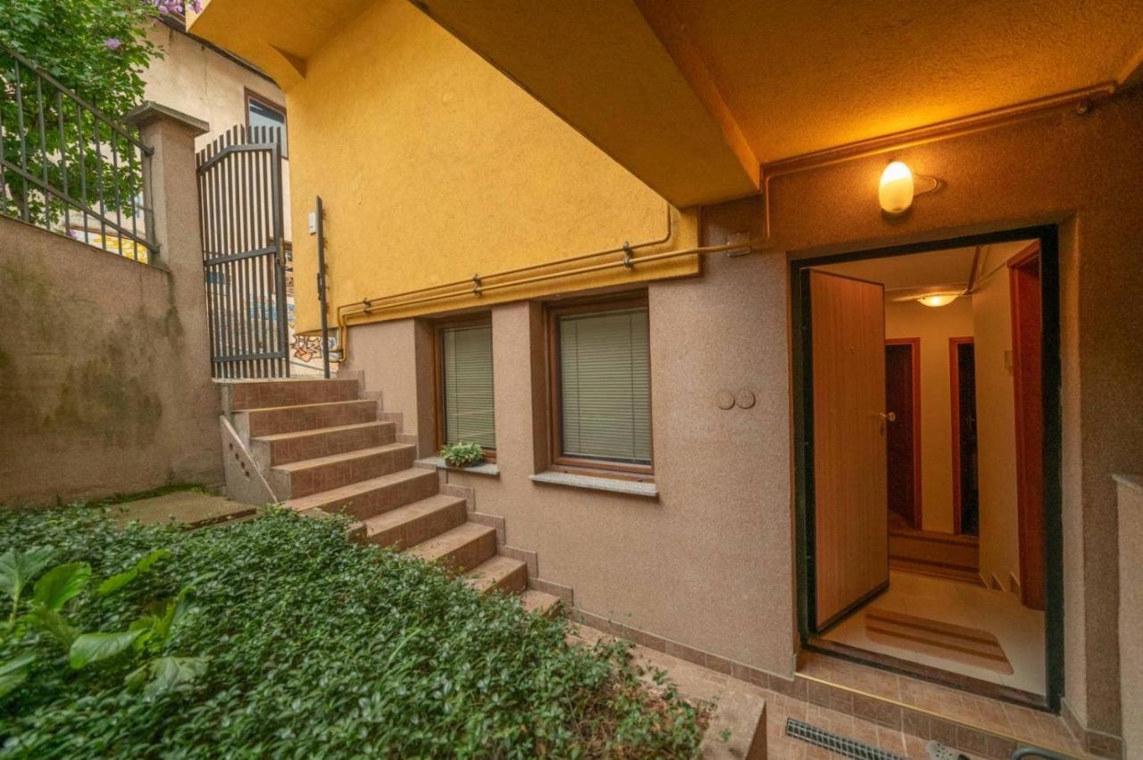 Apartman Yellow House Σαράγεβο Εξωτερικό φωτογραφία